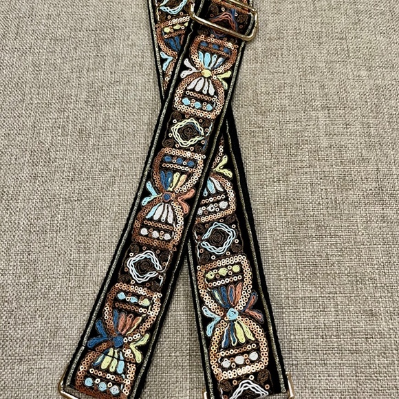 Embroidered Crossbody Bag Strap with Gold Hardware - Picture 5 of 6